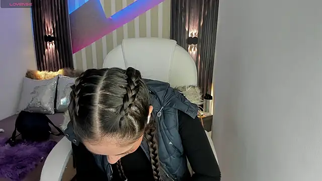 emily layton online show from 02-06-25, 02:26