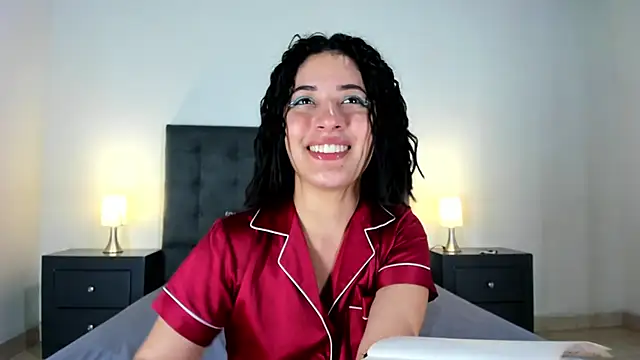 Snapshot of RileySkye chatting on 12-22-24, 09:00 RileySkye online show from 12-22-24, 09:00