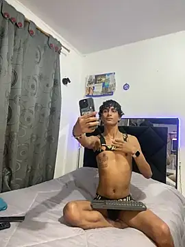 derreck models online show from 02-13-26, 02:40