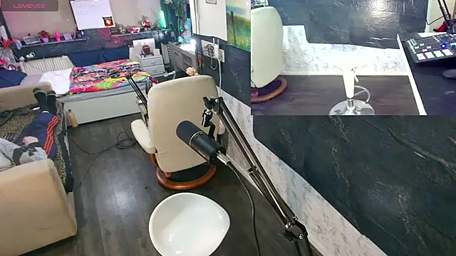 Snapshot of Doggyray44 chatting on 12-20-24, 04:31 Doggyray44 online show from 12-20-24, 04:31