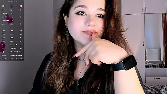 Snapshot of July_Slowdive chatting on 02-17-25, 09:03 July Slowdive online show from 02-17-25, 09:03