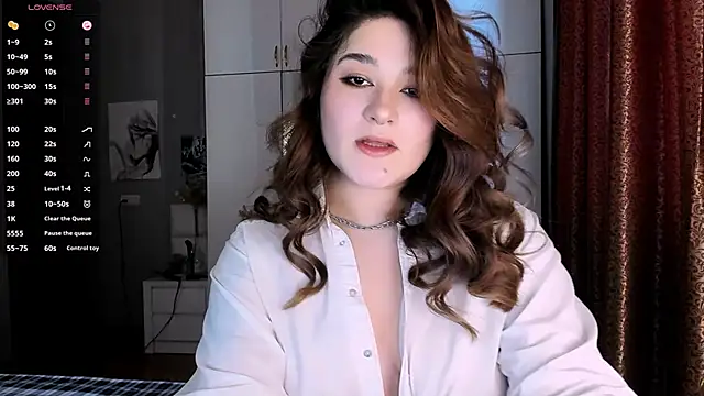 Snapshot of July_Slowdive chatting on 03-13-25, 11:08 July Slowdive online show from 03-13-25, 11:08