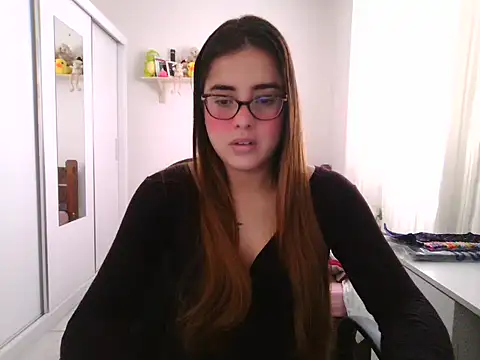 Snapshot of maliamiller chatting on 05-20-26, 10:43 maliamiller online show from 05-20-26, 10:43