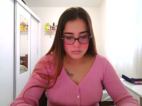 Snapshot of maliamiller chatting on 05-28-26, 07:55 maliamiller online show from 05-28-26, 07:55