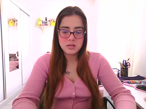 Snapshot of maliamiller chatting on 06-15-26, 04:31 maliamiller online show from 06-15-26, 04:31