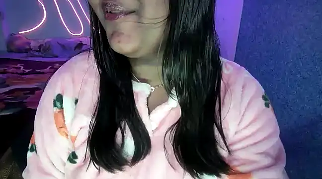 Snapshot of expression_queen chatting on 12-15-24, 10:04 expression queen online show from 12-15-24, 10:04