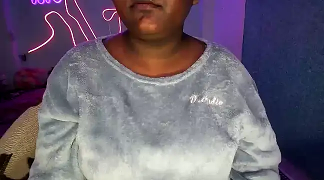 Snapshot of expression_queen chatting on 01-19-25, 12:06 expression queen online show from 01-19-25, 12:06