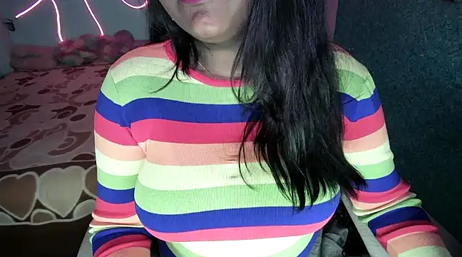 Snapshot of expression_queen chatting on 02-18-25, 06:04 expression queen online show from 02-18-25, 06:04