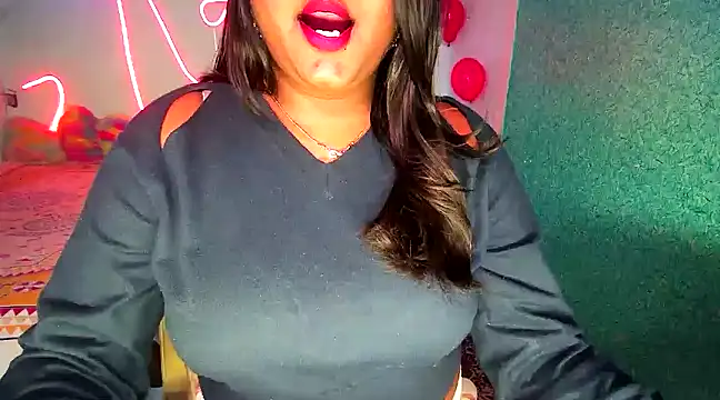 Snapshot of expression_queen chatting on 02-25-25, 06:09 expression queen online show from 02-25-25, 06:09