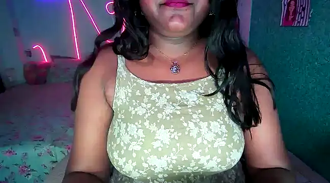 Snapshot of expression_queen chatting on 03-09-25, 03:05 expression queen online show from 03-09-25, 03:05