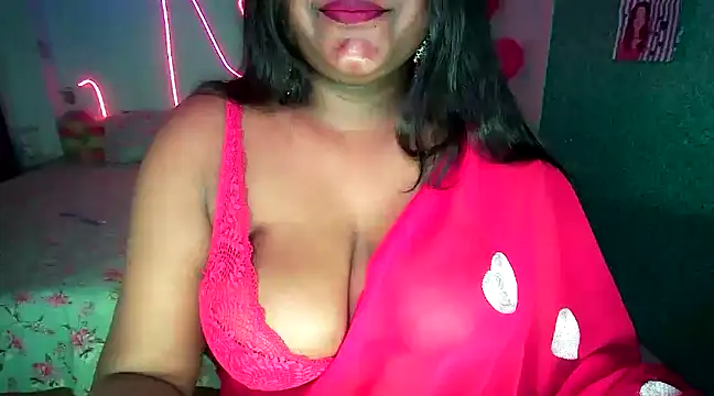 Snapshot of expression_queen chatting on 03-10-25, 11:21 expression queen online show from 03-10-25, 11:21