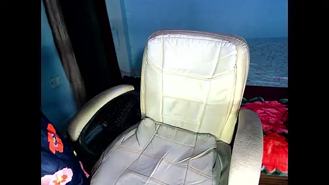 Snapshot of expression_queen chatting on 11-24-25, 05:01 expression queen online show from 11-24-25, 05:01