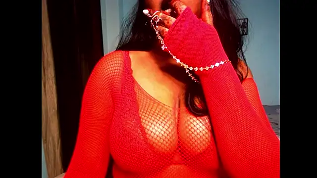 Snapshot of expression_queen chatting on 02-18-26, 03:19 expression queen online show from 02-18-26, 03:19