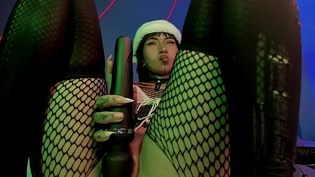 Evangeline bell online show from 12-17-24, 03:06