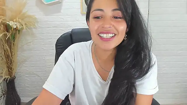 Snapshot of Aisha_09 chatting on 02-23-25, 08:22 Aisha 09 online show from 02-23-25, 08:22