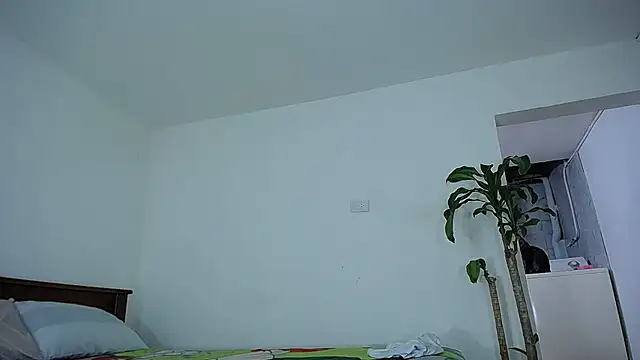 diamond black00 online show from 02-15-25, 04:47