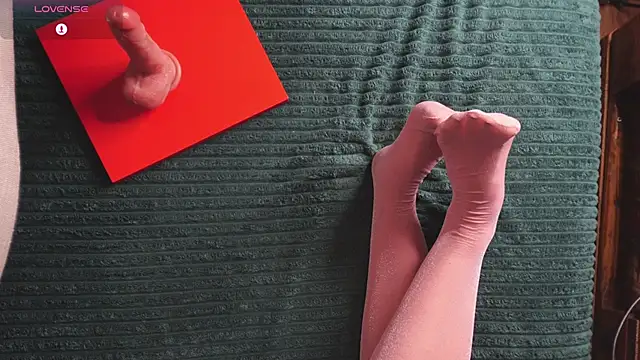 Snapshot of Yourlittledemon chatting on 12-11-24, 07:25 Yourlittledemon online show from 12-11-24, 07:25