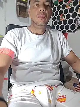 Snapshot of latinmartin73 chatting on 06-17-26, 12:57 latinmartin73 online show from 06-17-26, 12:57