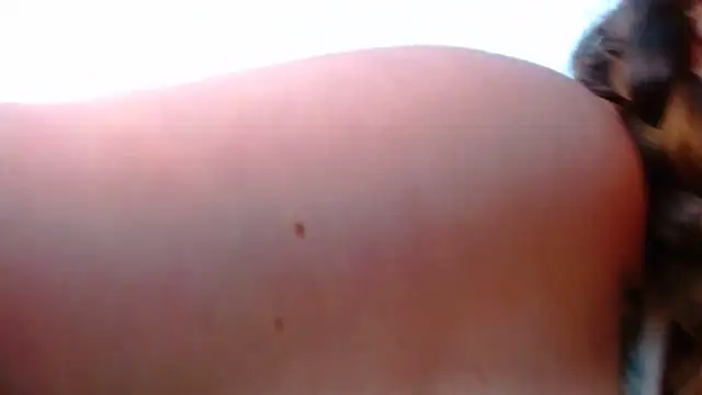 Snapshot of dulcevegga chatting on 12-20-25, 01:02 dulcevegga online show from 12-20-25, 01:02