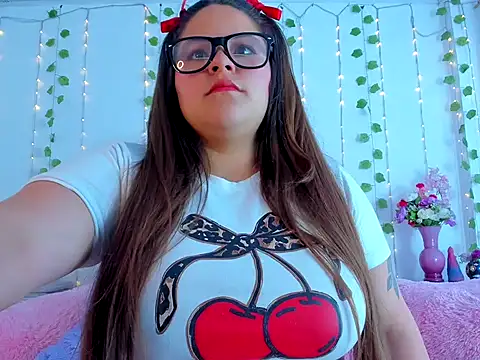 Snapshot of dulcevegga chatting on 02-28-26, 10:44 dulcevegga online show from 02-28-26, 10:44