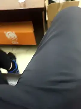 huzi518 online show from 09-11-25, 03:06