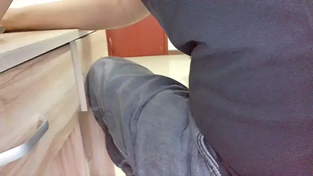 huzi518 online show from 10-18-25, 08:59