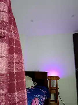 Snapshot of Kiitygirl chatting on 05-27-26, 01:35 Kiitygirl online show from 05-27-26, 01:35