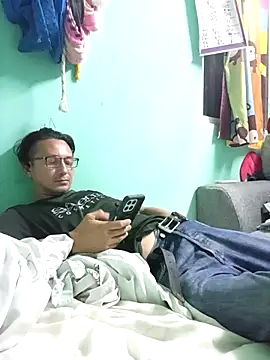 Andresguz35 online show from 02-28-26, 03:18