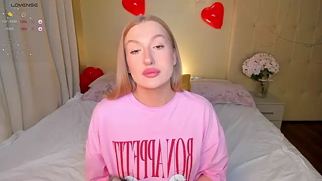 Emma  Leee online show from 02-20-25, 01:03