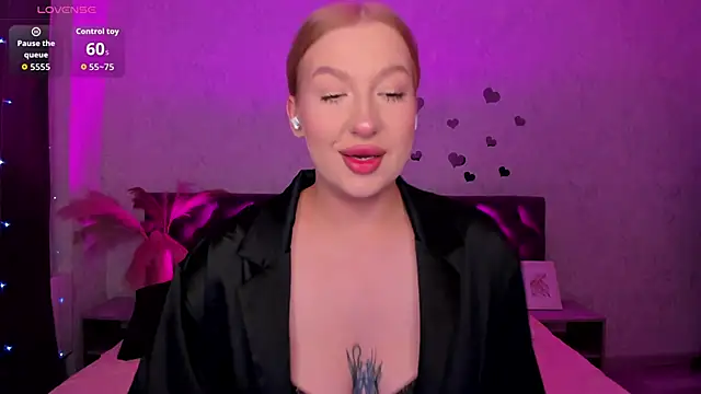 Emma  Leee online show from 10-04-25, 12:41