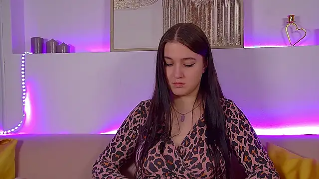 ChristinaMilton online show from 03-08-25, 04:01