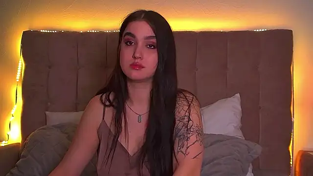 ChristinaMilton online show from 03-23-25, 01:09