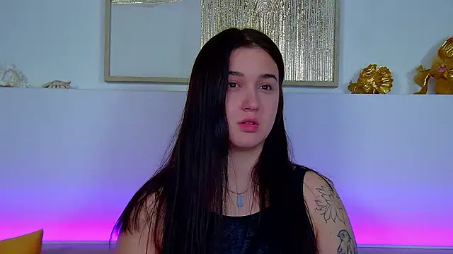 ChristinaMilton online show from 11-17-25, 06:35