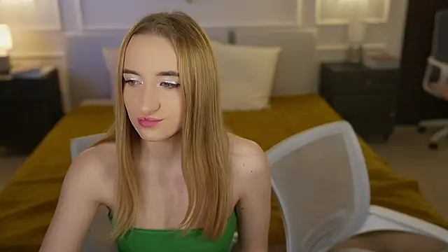 Michelle 054 online show from 02-10-25, 12:18