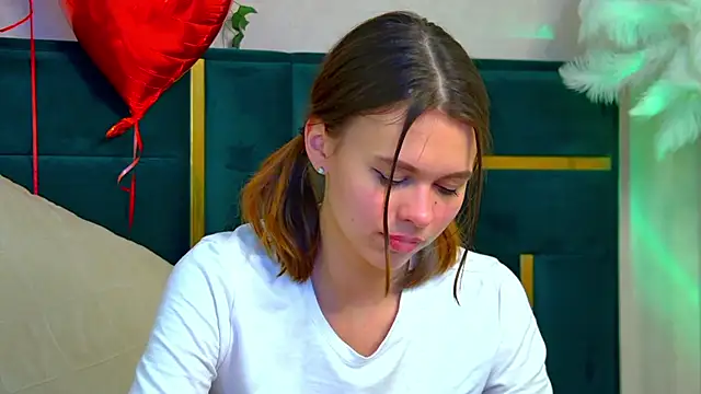 PollyLanders online show from 02-11-25, 01:10