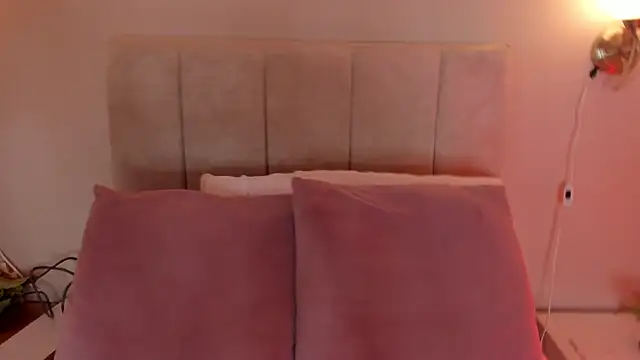 Snapshot of dani_skinny_ chatting on 02-28-25, 06:31 dani skinny online show from 02-28-25, 06:31