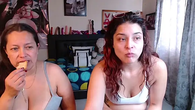 Snapshot of Marilynselxoveanalhard chatting on 05-26-26, 01:29 Marilynselxoveanalhard online show from 05-26-26, 01:29