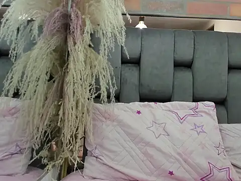 JESSYCORTES online show from 04-18-26, 05:33