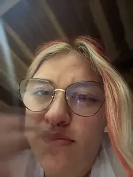 SophiaWeestt99 online show from 10-22-25, 02:12