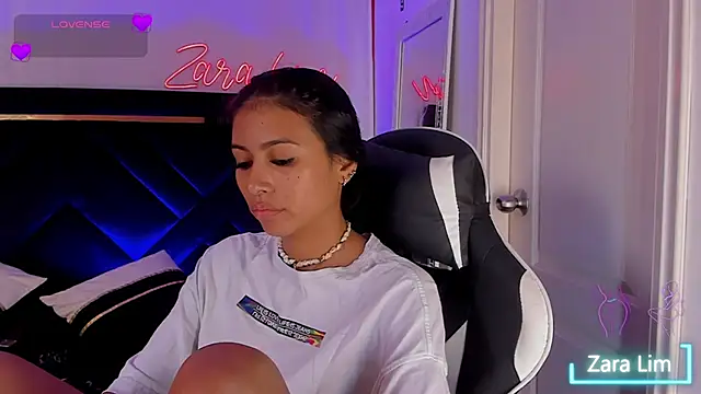 ZaraLim online show from 11-11-25, 06:19