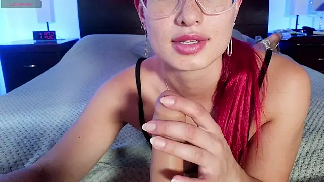 luccycollins  online show from 06-06-26, 04:01
