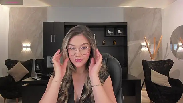 RebeccaHudson online show from 02-11-25, 03:18