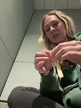 M1ssyk1ssy online show from 01-10-25, 03:48