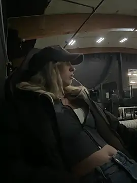 M1ssyk1ssy online show from 02-01-25, 08:16