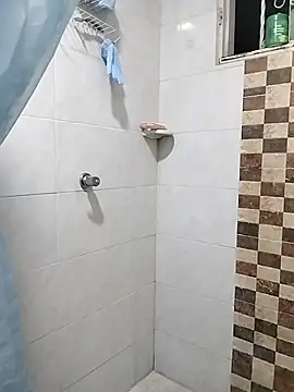 Snapshot of Ari_Alexa444 chatting on 11-14-25, 02:43 Ari Alexa444 online show from 11-14-25, 02:43