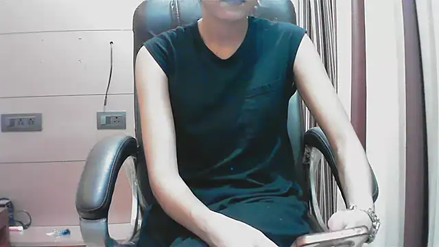 Snapshot of collage_hoty chatting on 09-18-25, 04:53 collage hoty online show from 09-18-25, 04:53