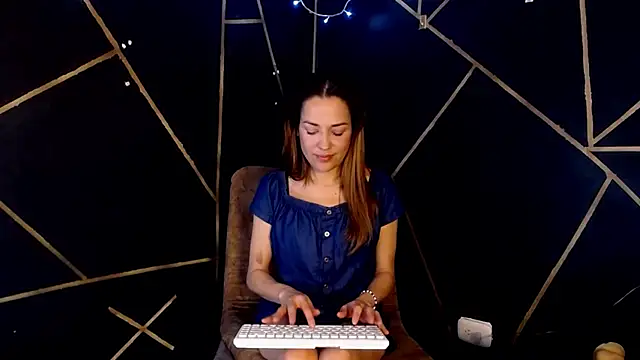 camilawm19 online show from 04-06-26, 12:41