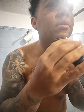 Snapshot of Morenocosta12 chatting on 09-15-25, 03:56 Morenocosta12 online show from 09-15-25, 03:56