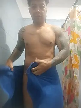 Snapshot of Morenocosta12 chatting on 10-15-25, 08:20 Morenocosta12 online show from 10-15-25, 08:20