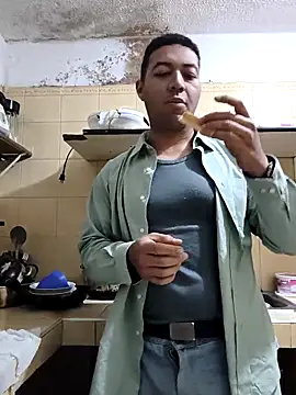 Snapshot of Morenocosta12 chatting on 11-12-25, 04:13 Morenocosta12 online show from 11-12-25, 04:13